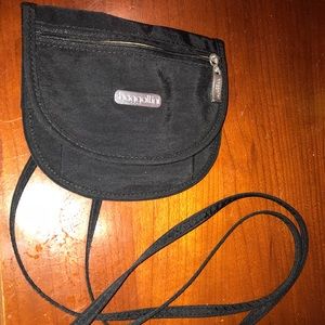 Baggallini mini crossbody wallet